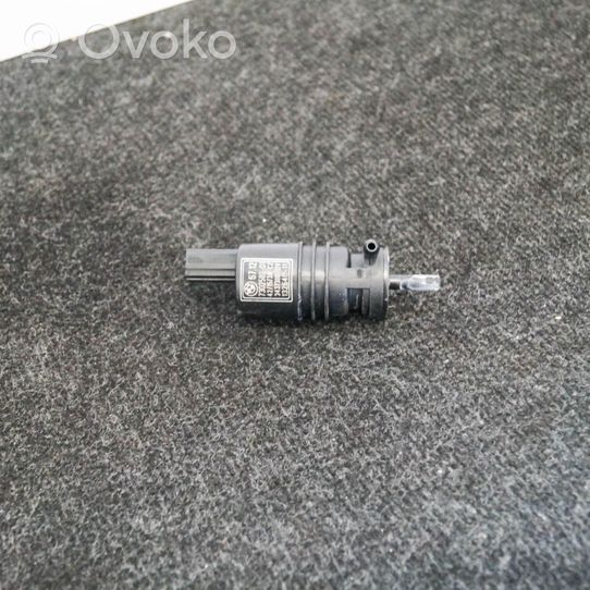 BMW 4 F32 F33 Pompa lavavetri parabrezza/vetro frontale 7302589