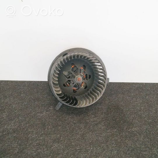 Audi Q3 8U Pečiuko ventiliatorius/ putikas 995775T