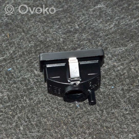 Mercedes-Benz GL X164 Lampa oświetlenia tylnej tablicy rejestracyjnej A4528200056