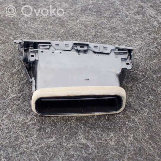 BMW 5 E60 E61 Lango oro grotelės 6910731