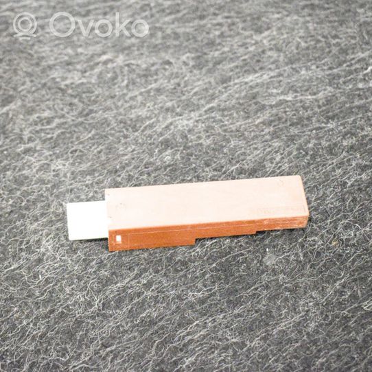 Toyota RAV 4 (XA40) Amplificatore antenna C73132