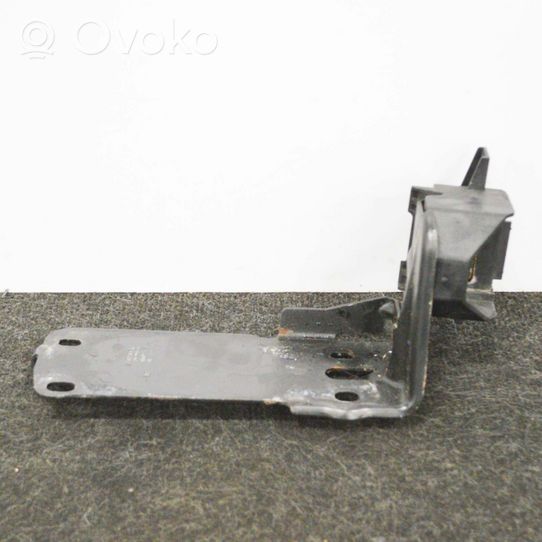 BMW 1 E82 E88 Kita variklio skyriaus detalė 759164723781010