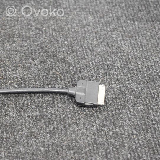 Audi A4 S4 B8 8K Connettore plug in AUX 4F0051510K