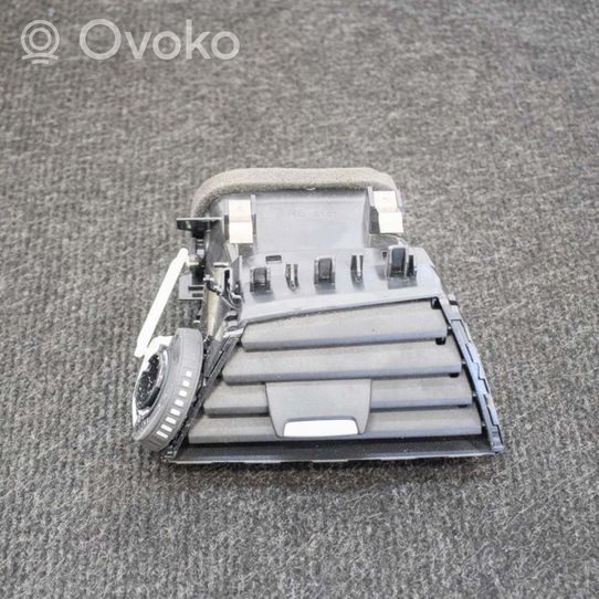 BMW 2 F22 F23 Lango oro grotelės 9205356