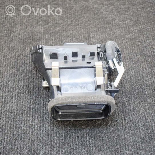 BMW 2 F22 F23 Lango oro grotelės 9205356