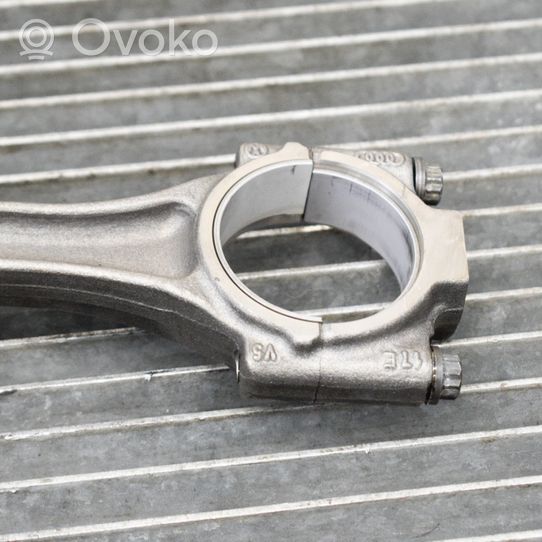 Volkswagen Golf VI Piston 