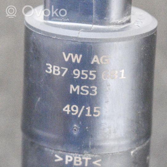 Skoda Yeti (5L) Pompe de lave-glace de pare-brise 3B7955681