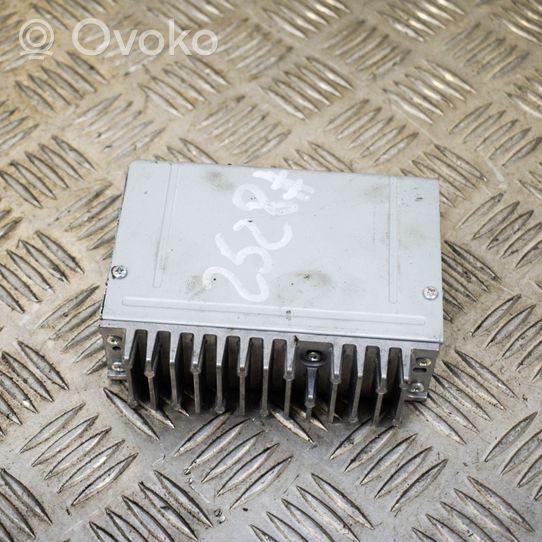 Toyota Prius (XW30) Amplificatore 8610047100