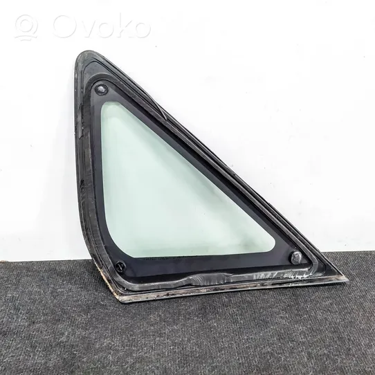 Toyota Prius (NHW20) Rear side window/glass A000751