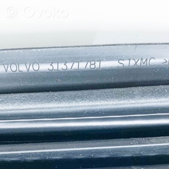 Volvo S90, V90 Takaluukun kumitiiviste (kori) 31371781