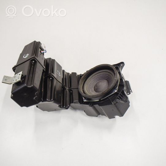 Lexus RX 330 - 350 - 400H Subwoofer-bassokaiutin 8616048310