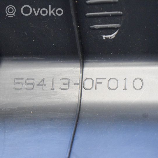 Toyota Verso Keskikonsolin takasivuverhoilu 584130F010