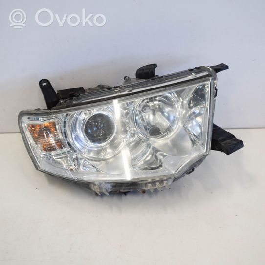 Mitsubishi L200 Lampa przednia HAH30D