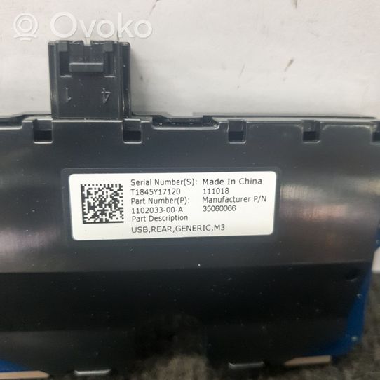 Tesla Model 3 Moduł / Sterownik USB 110203300A