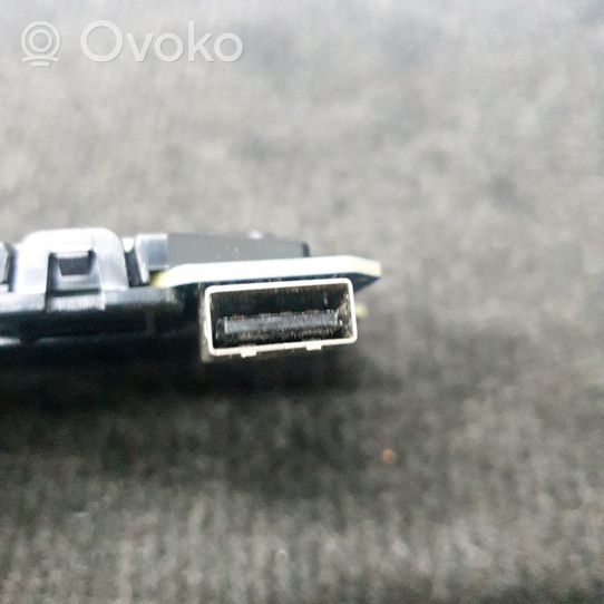 Tesla Model 3 Moduł / Sterownik USB 110203300A