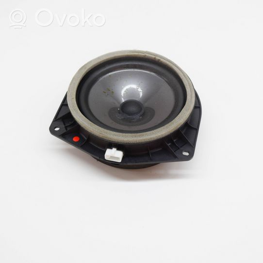 Lexus RX 330 - 350 - 400H Takaoven kaiutin 861600E170