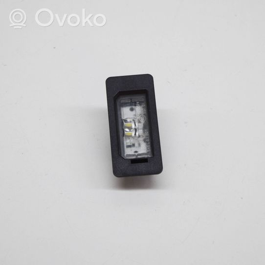 BMW 2 F46 Lampa oświetlenia tylnej tablicy rejestracyjnej 7193293