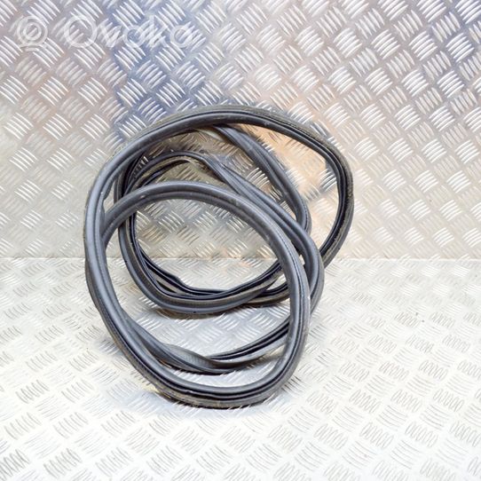 Volkswagen Touareg II Trunk rubber seal (body) 7P6827705