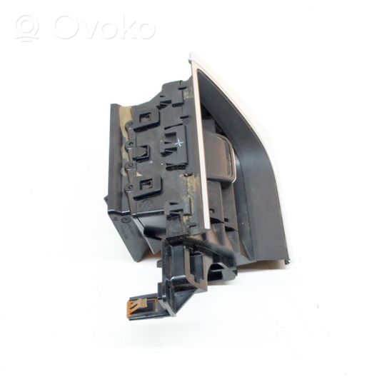 Renault Captur Lango oro grotelės 687504751R