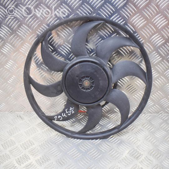 Ford Focus Hélice moteur ventilateur 0130308447