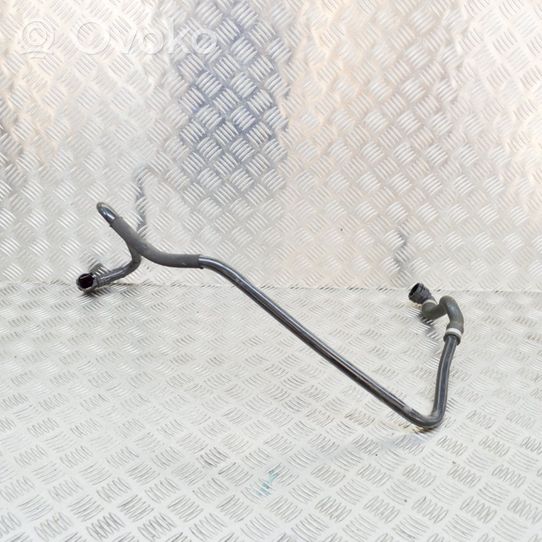 BMW i8 Engine coolant pipe/hose 7640851