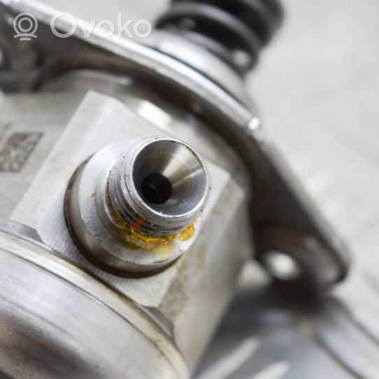 Audi A4 S4 B9 Pompe d'injection de carburant à haute pression 04E127025B