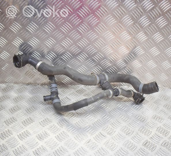 Audi A5 Tuyau de liquide de refroidissement moteur 8W0121030K