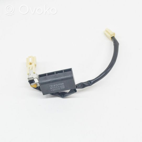 Toyota Avensis T250 Aerial antenna amplifier 9008088006