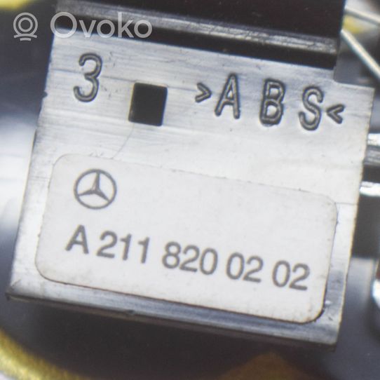 Mercedes-Benz E A207 Garsiakalbis (-iai) galinėse duryse A2118200202