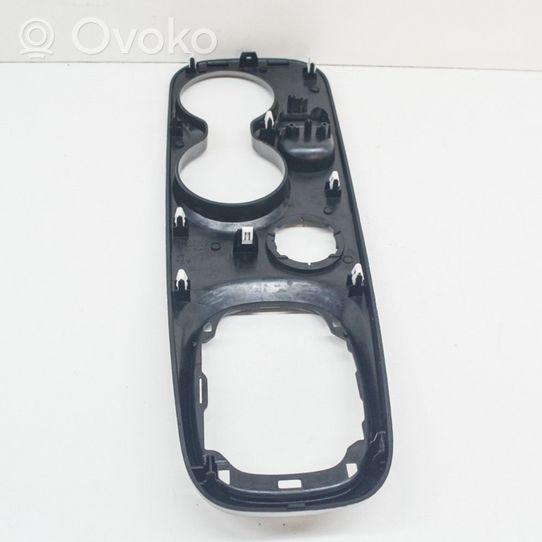 Fiat 500X Rivestimento in plastica cornice della leva del cambio 7356135360