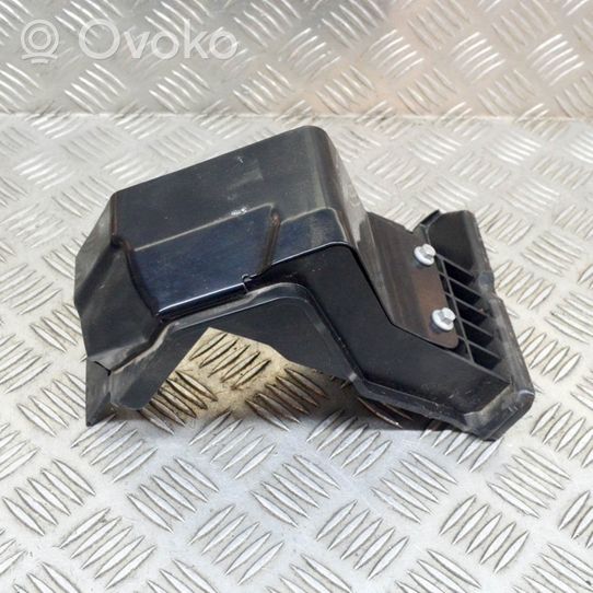 Volvo XC40 Staffa di montaggio della batteria 8890082169