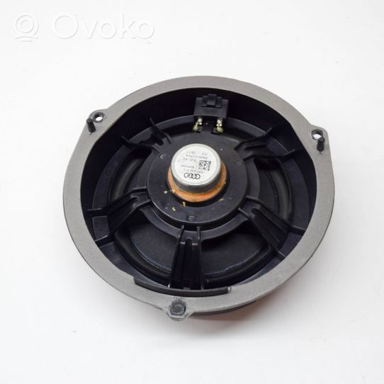 Audi Q3 8U Takaoven kaiutin 8R0035411