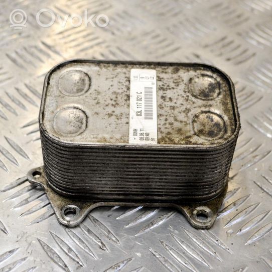 Audi A4 S4 B8 8K Radiatore dell’olio del motore 03L117021C