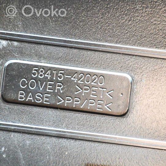 Toyota RAV 4 (XA40) Tavaratilan kaukalon tekstiilikansi 5841542020