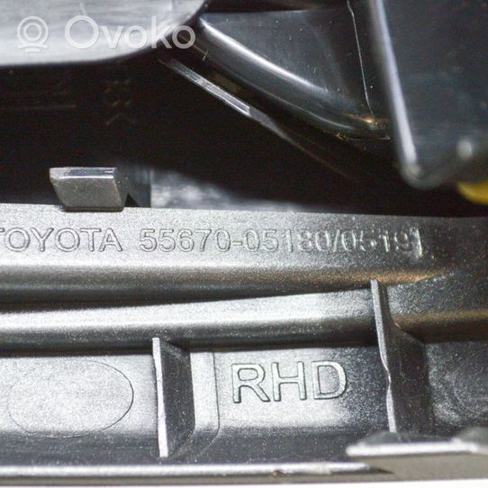 Toyota Avensis T270 Dysze / Kratki nawiewu deski rozdzielczej 5567005180
