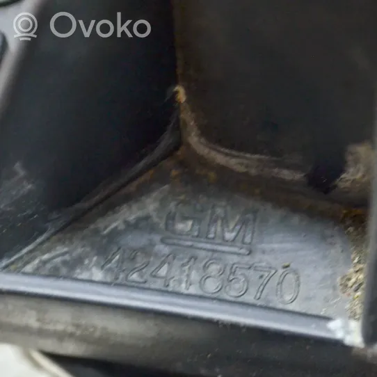 Opel Mokka X Caja del filtro de aire 42418570