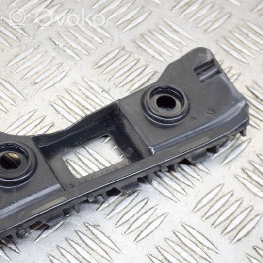 Volkswagen Golf VII Soporte de montaje del parachoques trasero 5G6807394B