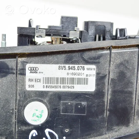 Audi A3 S3 8V Takaluukun takavalot 8V5945076