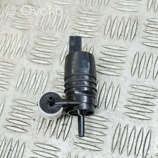 BMW i3 Windscreen/windshield washer pump 7388349