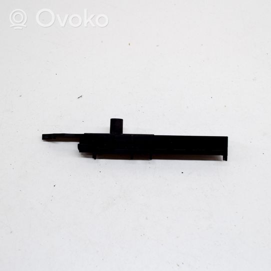 Land Rover Range Rover Evoque L538 Staffa del pannello di supporto del radiatore 0020749802