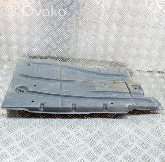 Toyota Auris 150 Osłona dolna zbiornika paliwa 5816547020