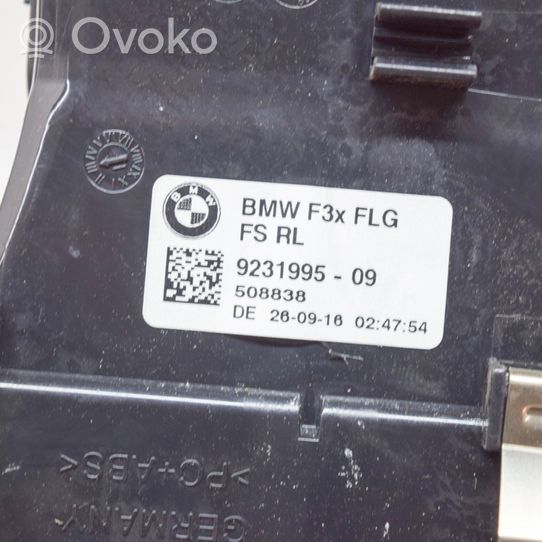 BMW 4 F32 F33 Dysze / Kratki nawiewu deski rozdzielczej 9231995