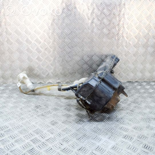 Mitsubishi Pajero Zbiornik płynu spryskiwaczy lamp E13010045