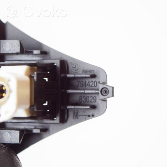 BMW 7 G11 G12 USB socket connector 7944201