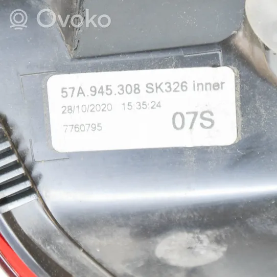 Skoda Karoq Задний фонарь в крышке 57A945308