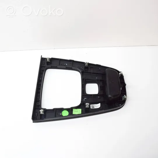 Mercedes-Benz GLE W167 Altri elementi della console centrale (tunnel) A1676806402