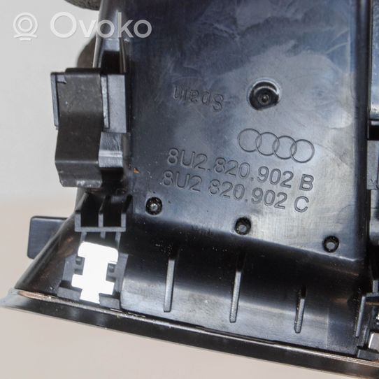 Audi Q3 8U Kojelaudan tuuletussuuttimen suojalista 8U2820902C