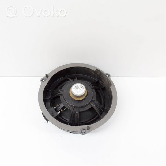 Audi Q3 8U Takaoven kaiutin 8R0035411