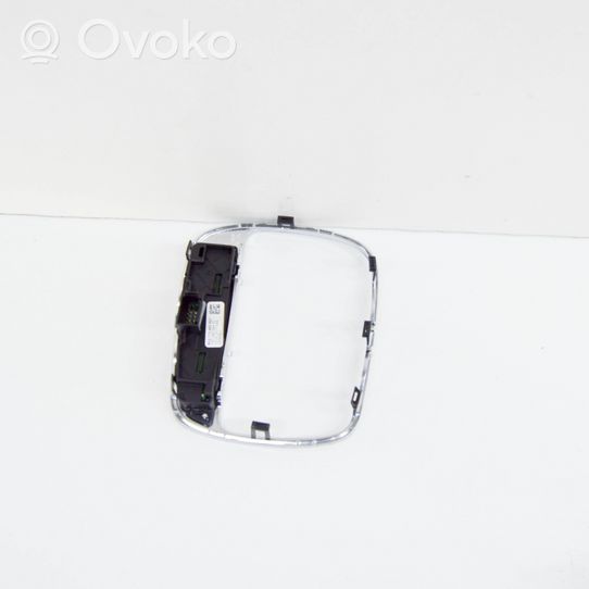 Audi A1 Rivestimento in plastica cornice della leva del cambio 8X2713463