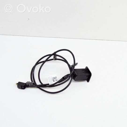 Jeep Cherokee Gniazdo / Złącze USB 68145140AC